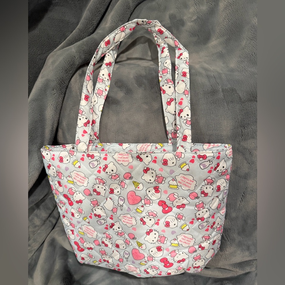 ❤️❤️SANRIO MYSTERY BUNDLE w/ Hello Kitty Zippered Puffer Tote